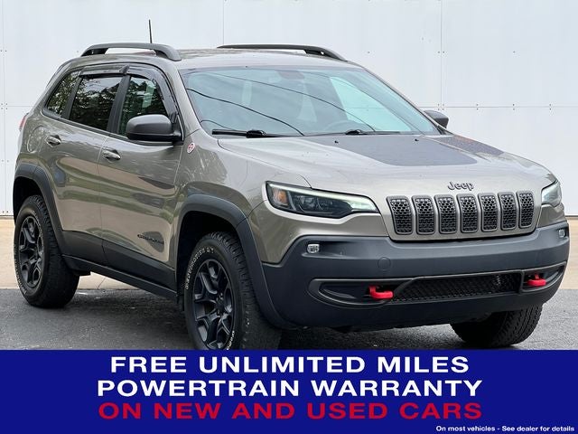 2020 Jeep Cherokee Trailhawk in Light Brownstone Pearl — front three-quarter view