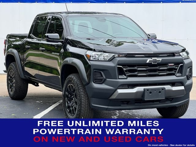 2023 Chevrolet Colorado Trail Boss in Black — front three-quarter view