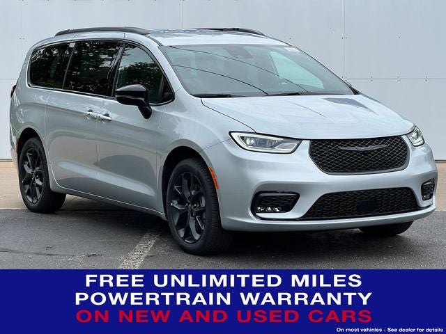 2026 Chrysler Pacifica PACIFICA SELECT AWD in Silver Mist Clear-Coat Exterior Paint — front three-quarter view